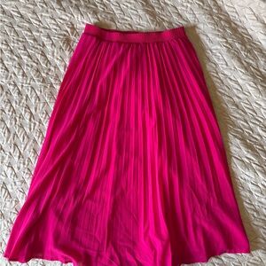 Midi pink pleated skirt